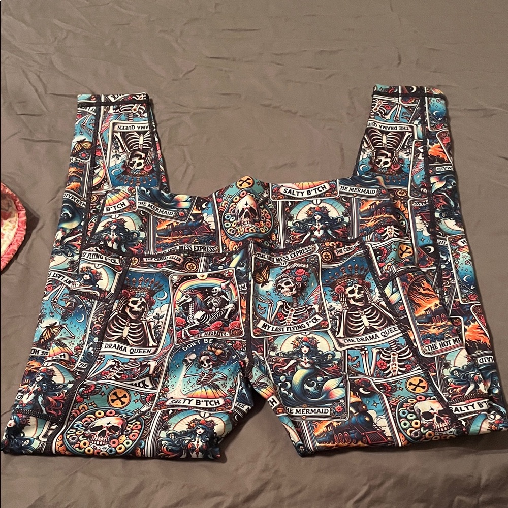 Constantly Varied Gear Tarot Card Skeketon Graphic Leggings M